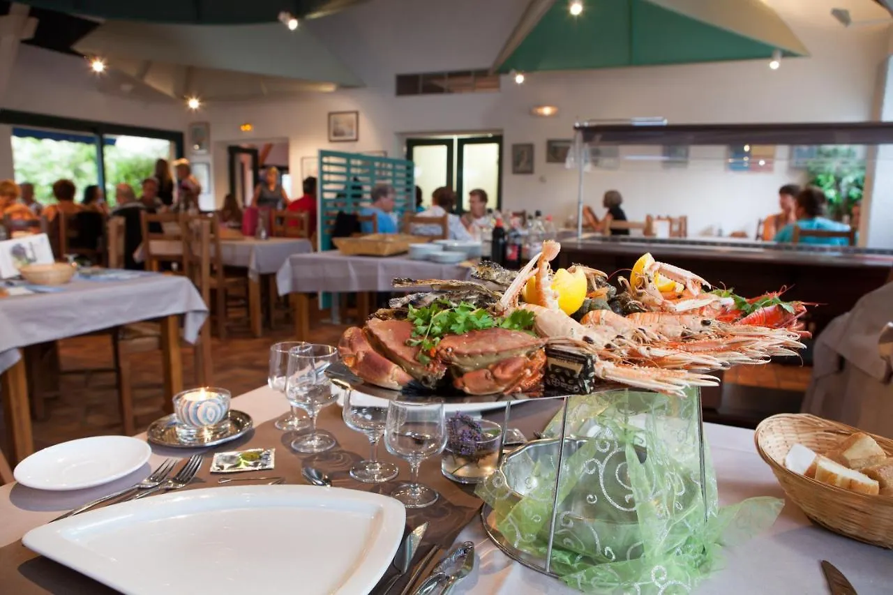 Azureva Kerjouanno Otel Arzon 3*,